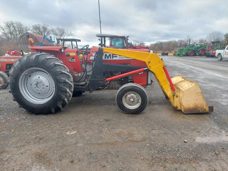 MF265 with loader